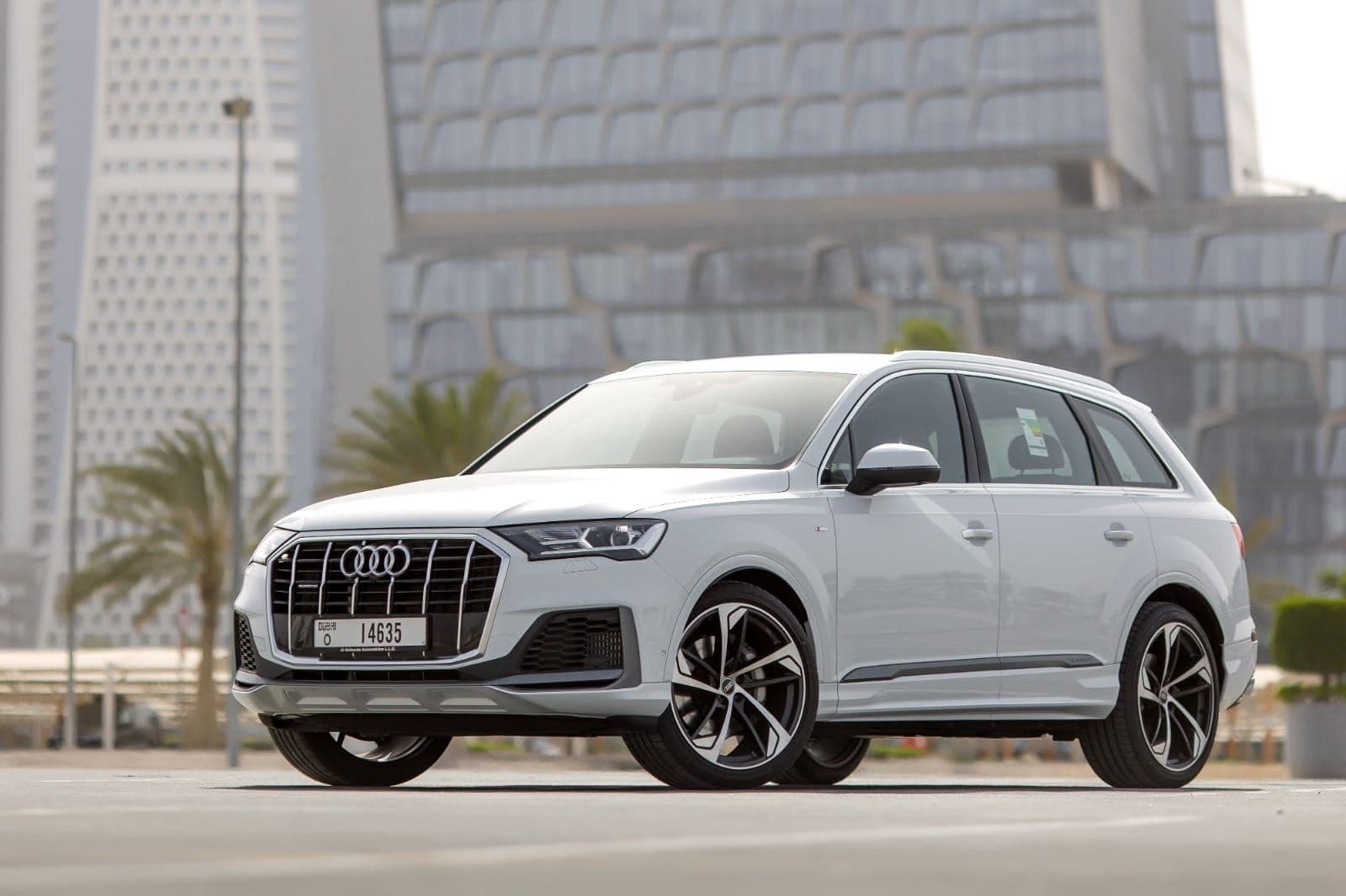 AUdi Q7 2023 rental Dubai