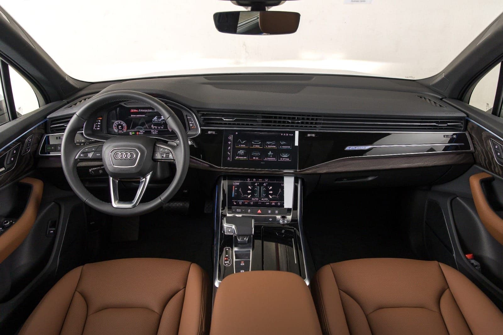 AUdi Q7 2023 rental Dubai