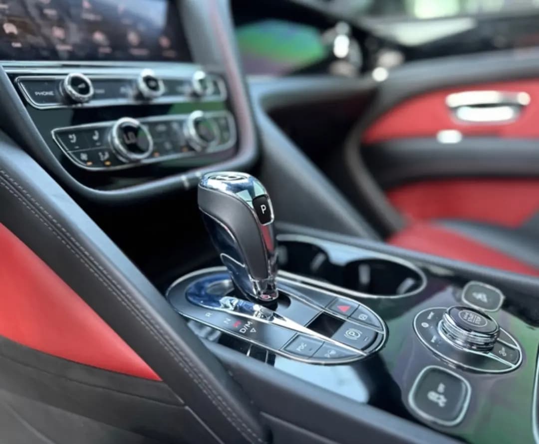 BEntley BENTAYGA 2022 rental Dubai