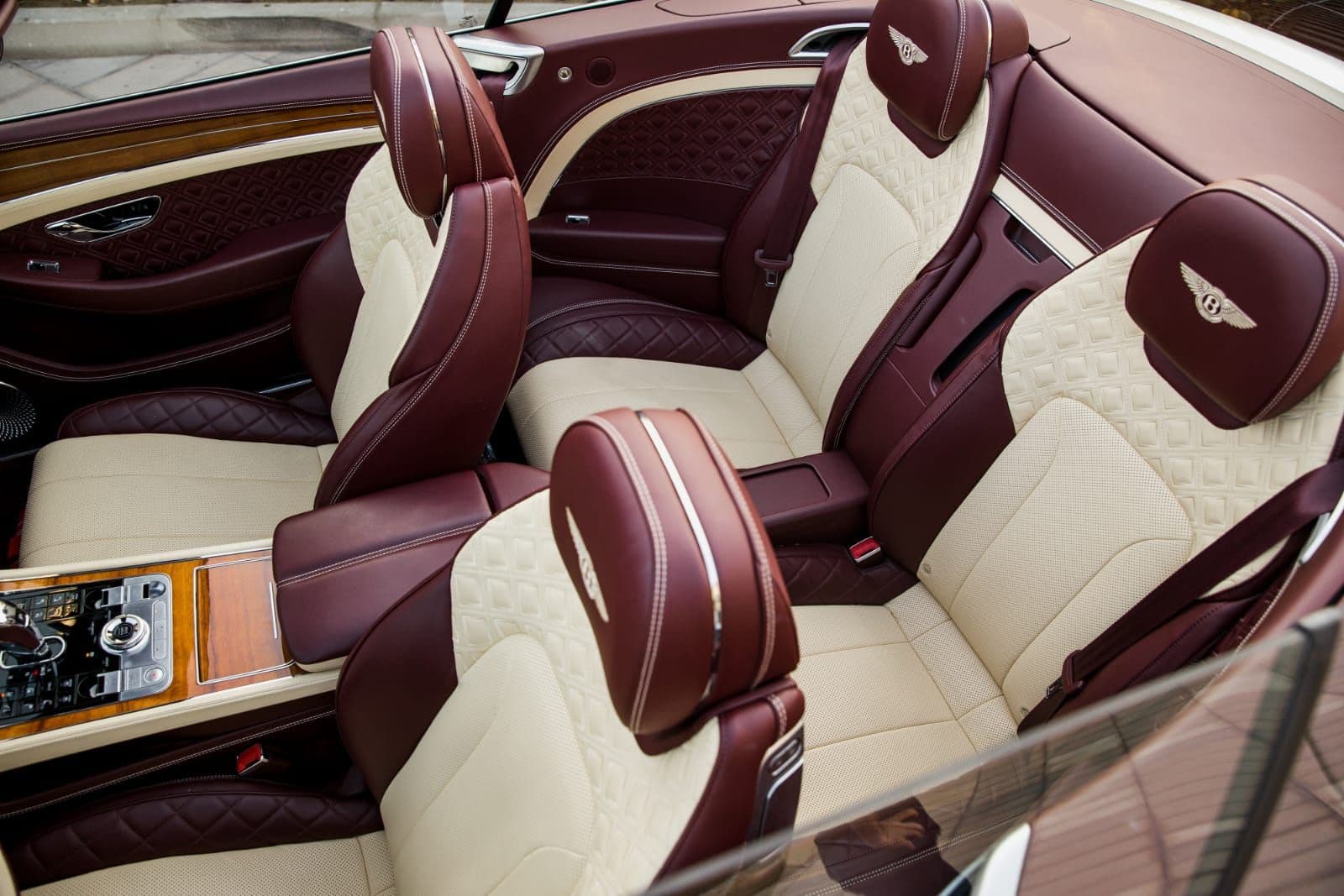 BEntley GTC Continental 2022 rental Dubai
