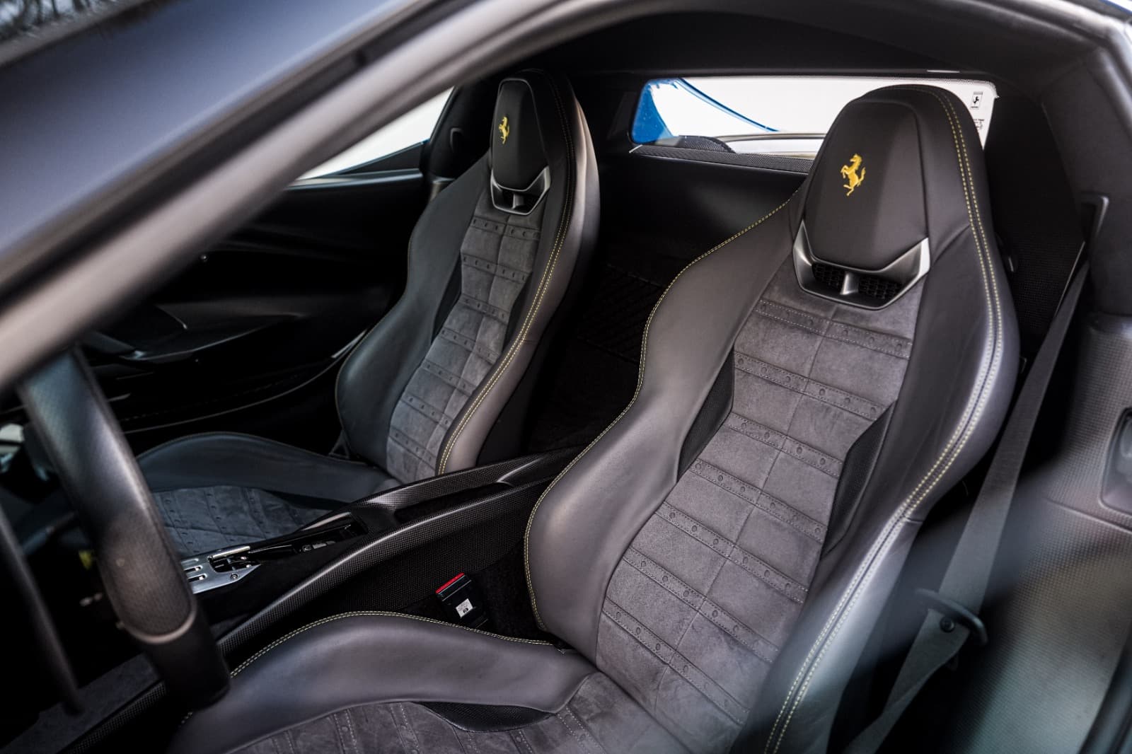 Ferrari 296 GTB 2025