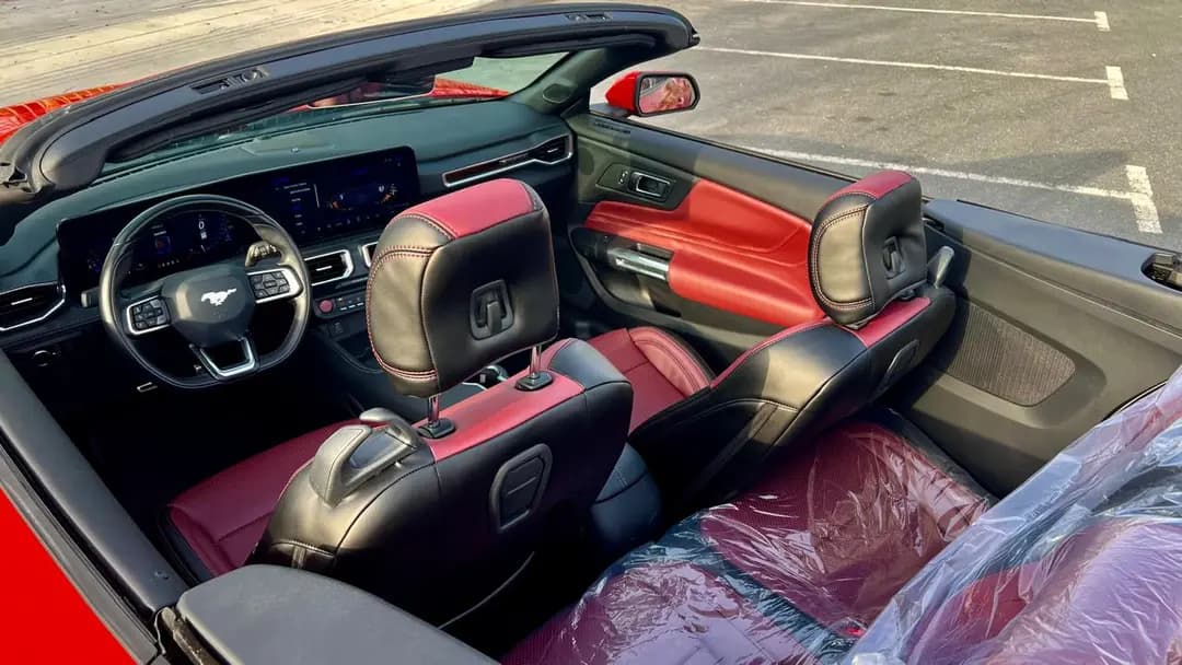 FOrd MUSTANG CABRIOLET 2025 rental Dubai