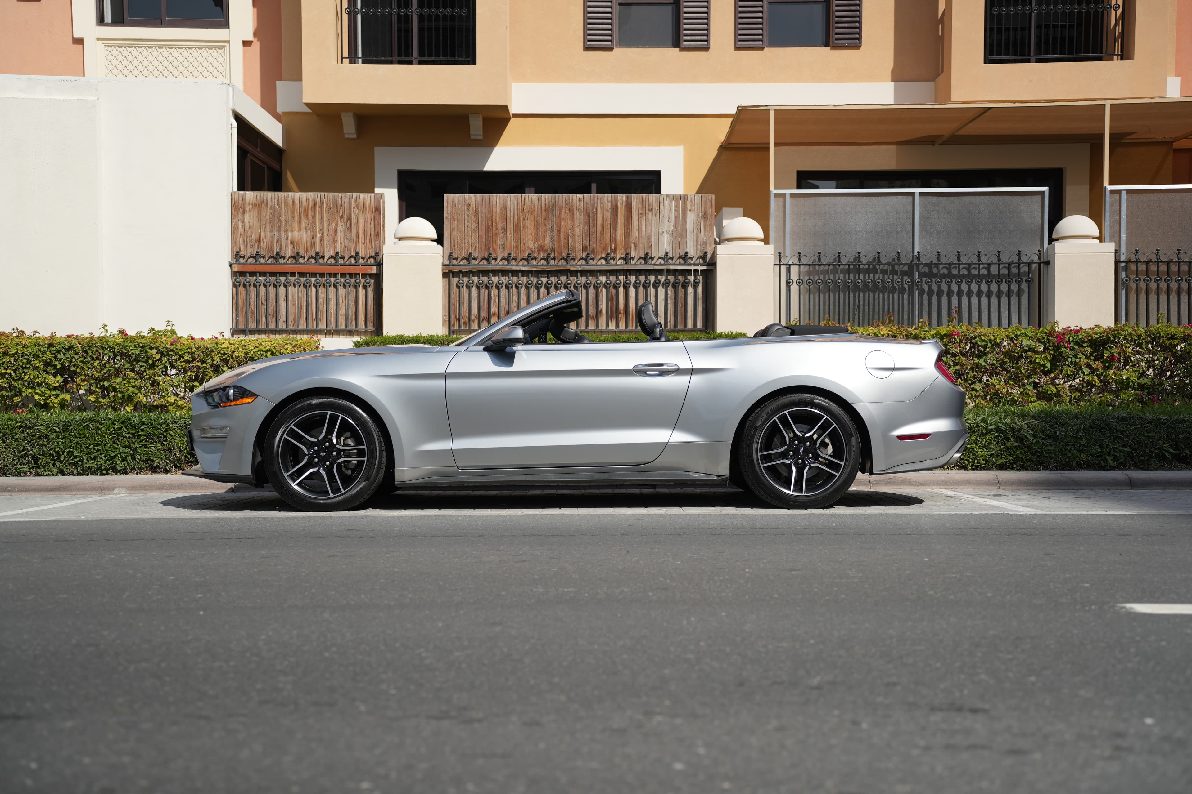 FOrd Mustang Convertible 2023 rental Dubai