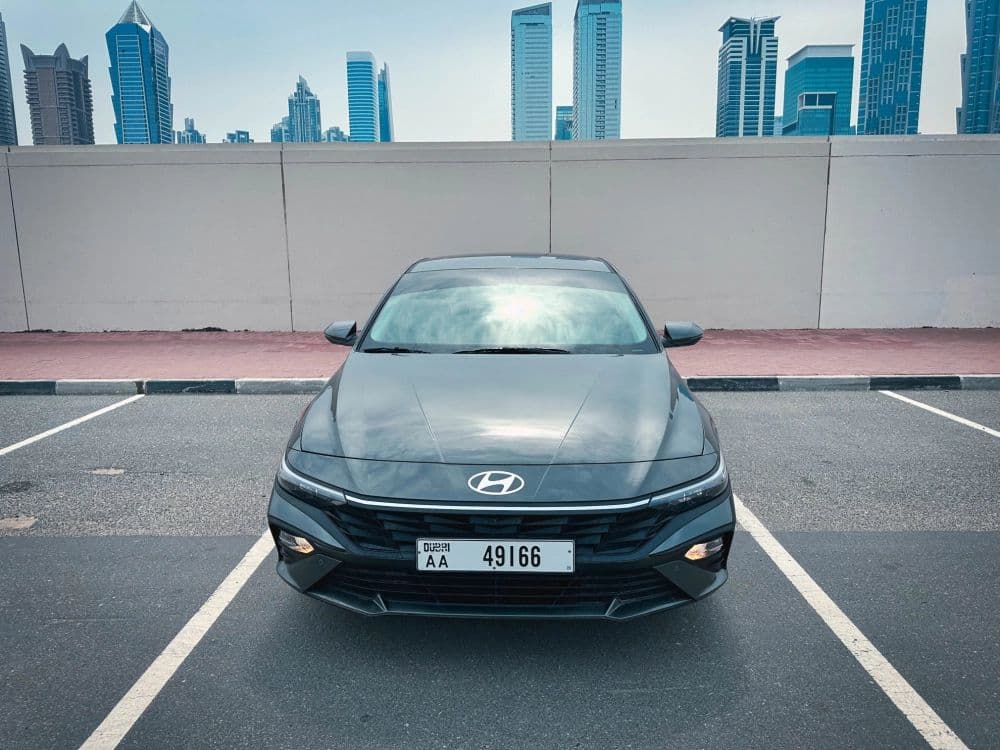 Hyundai ELANTRA 2025