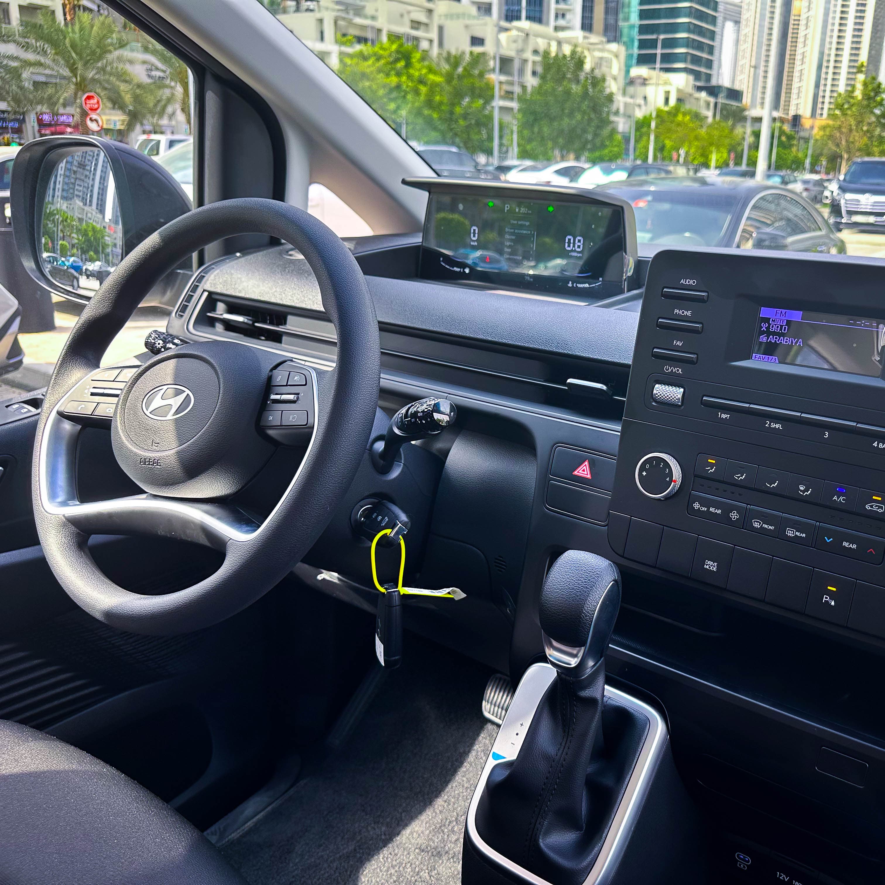 HYundai Staria 2025 rental Dubai