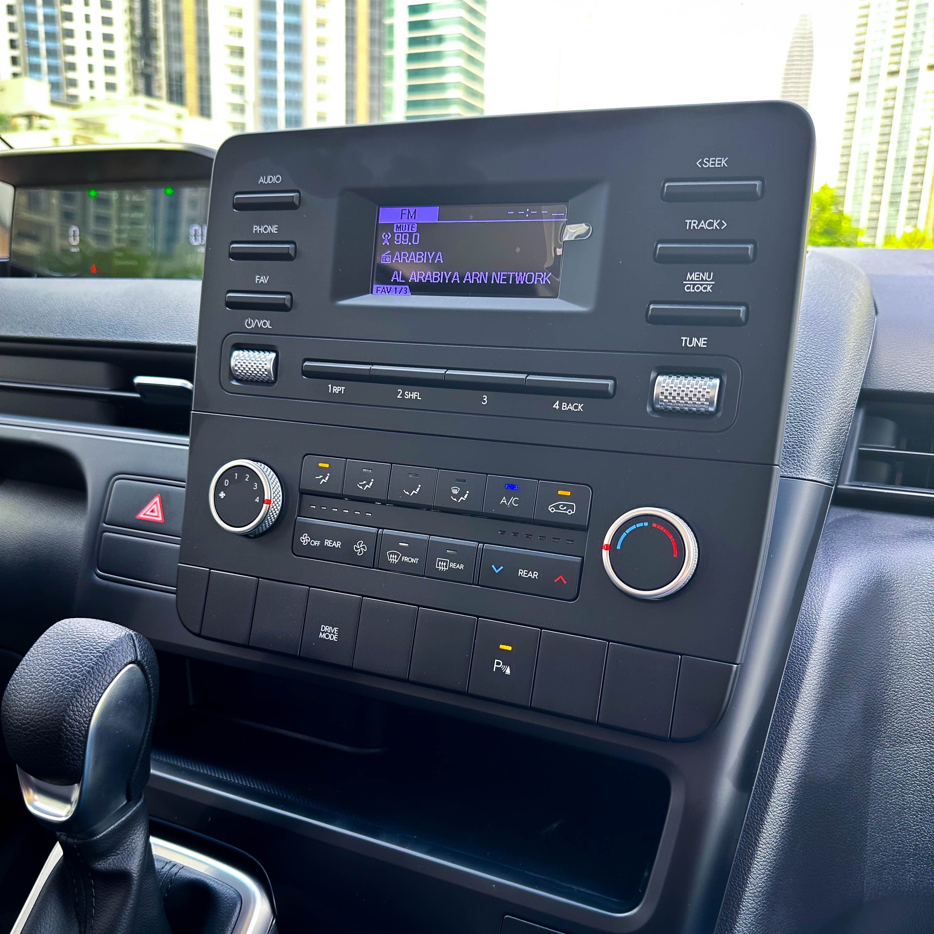 HYundai Staria 2025 rental Dubai