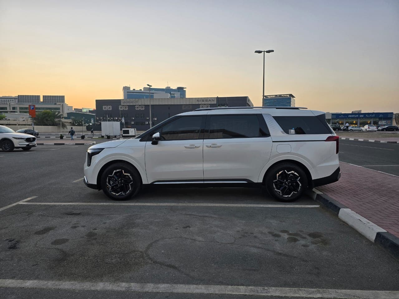 Kia CARNIVAL GCC MODEL 2025 rental Dubai
