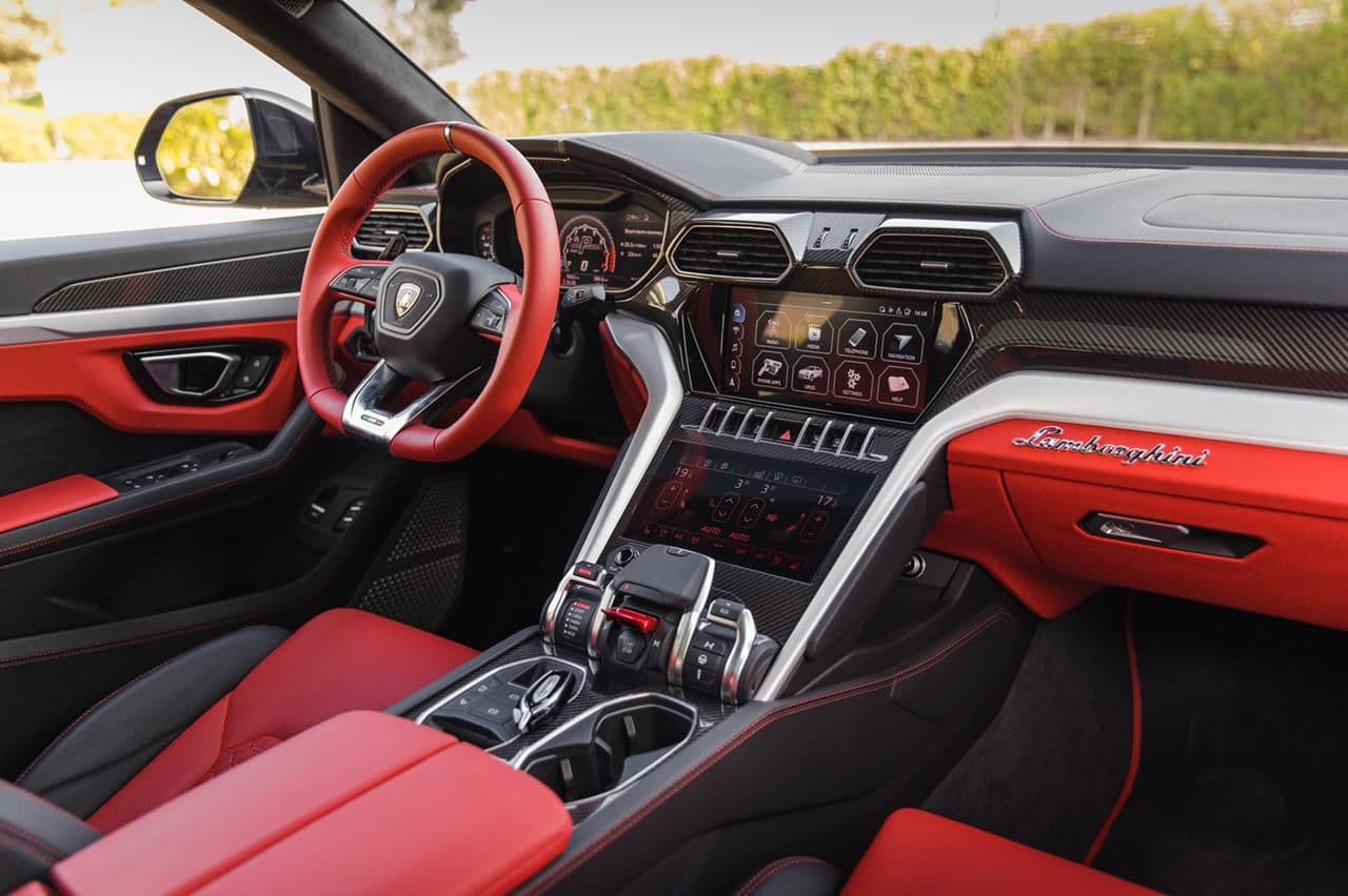 LAmborghini Urus 2021 rental Dubai
