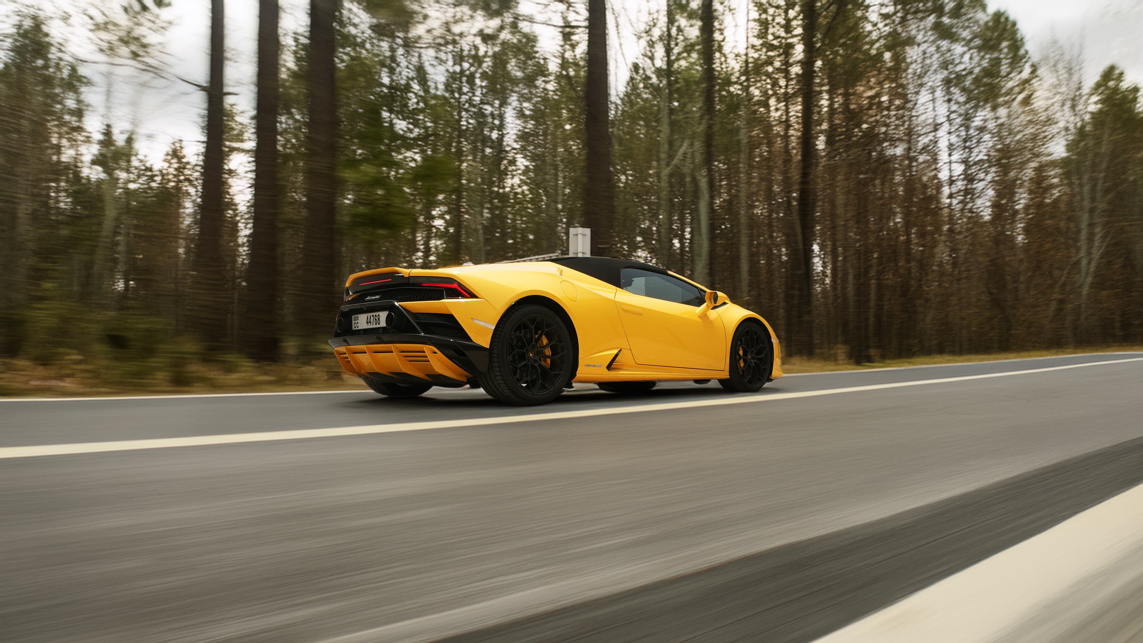 LAmborghini HURACAN Evo Spyder 2025 rental Dubai