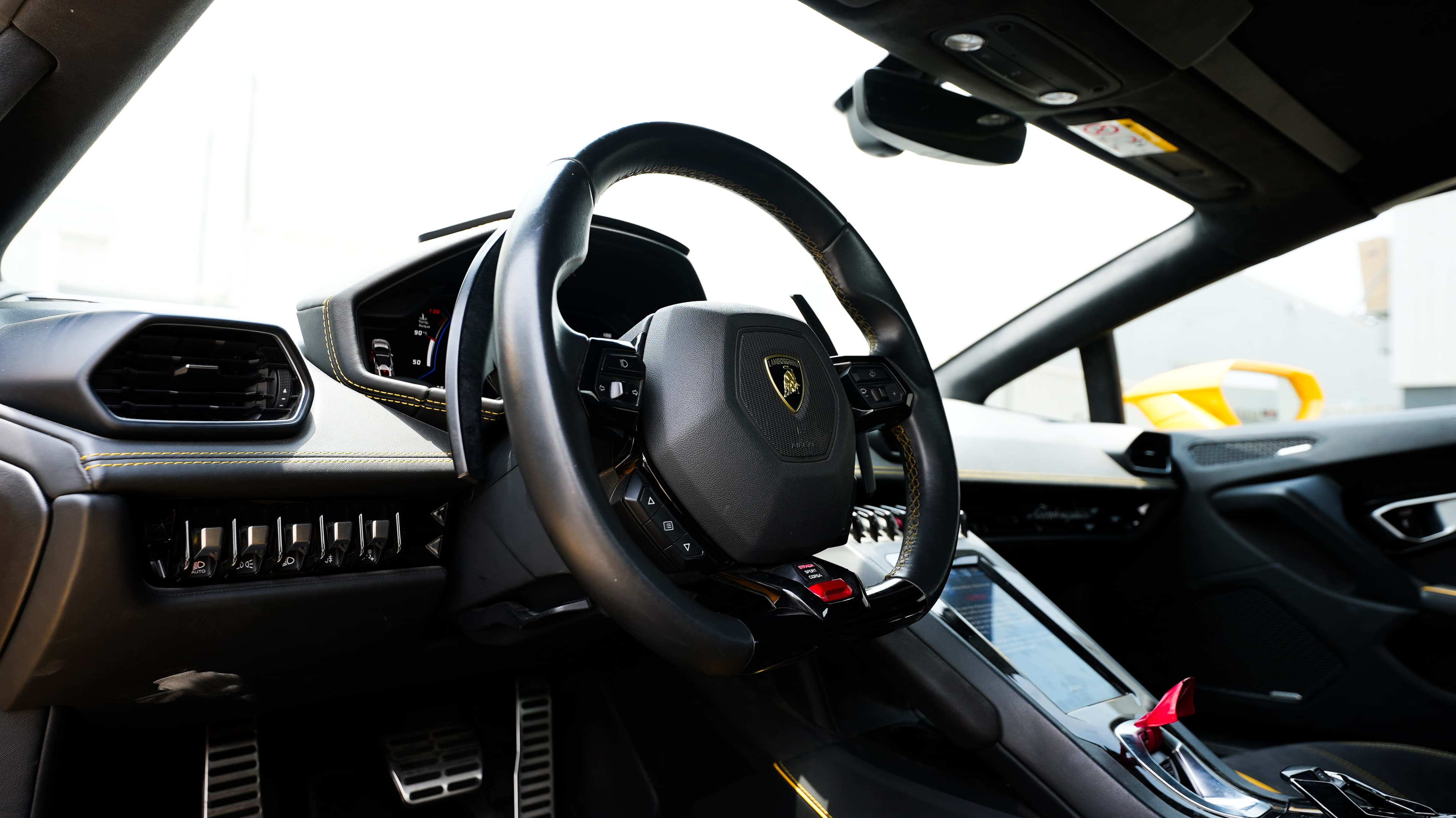 LAmborghini HURACAN Evo Spyder 2025 rental Dubai