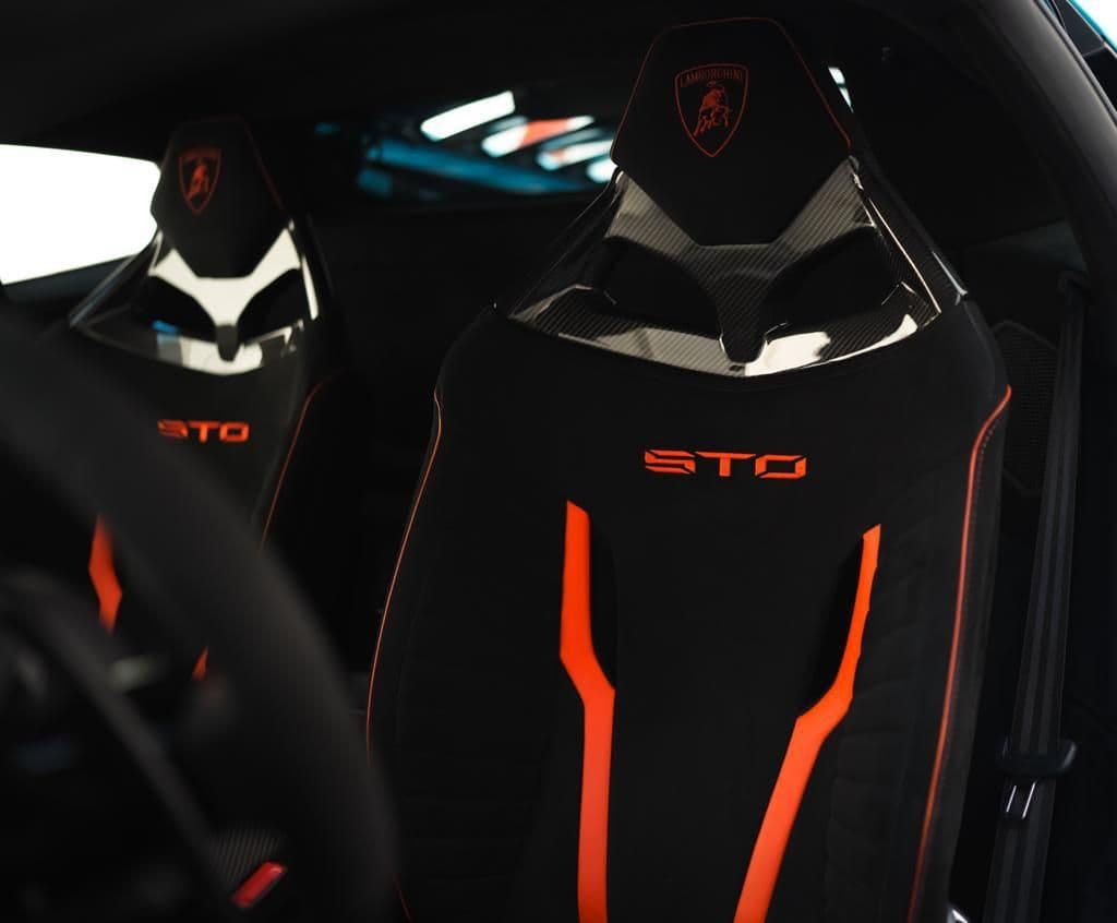 LAmborghini Huracan STO 2022 rental Dubai