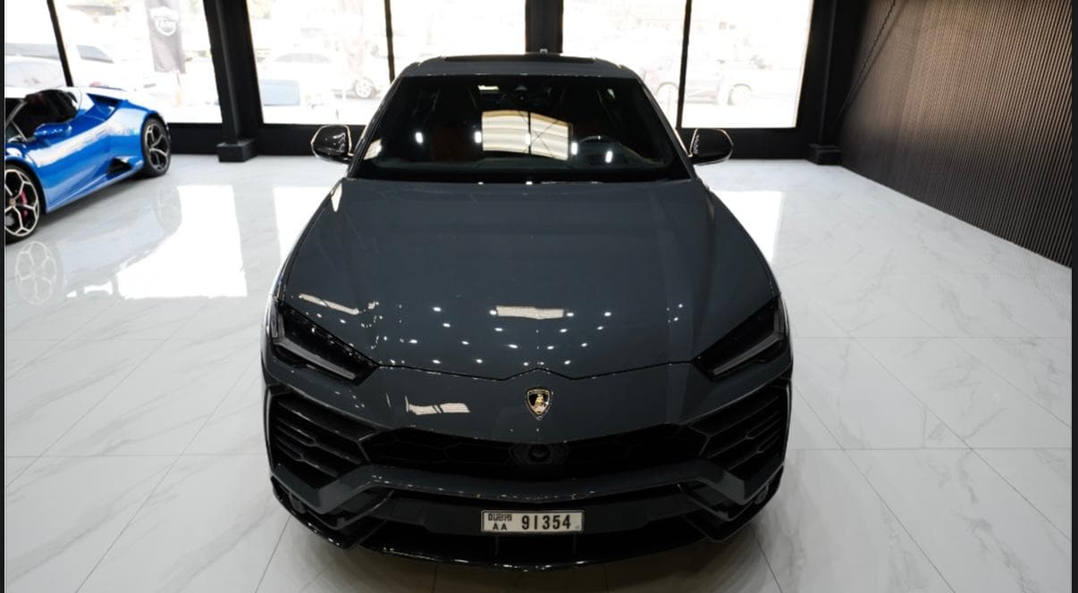 LAmborghini URUS - 2021 rental Dubai