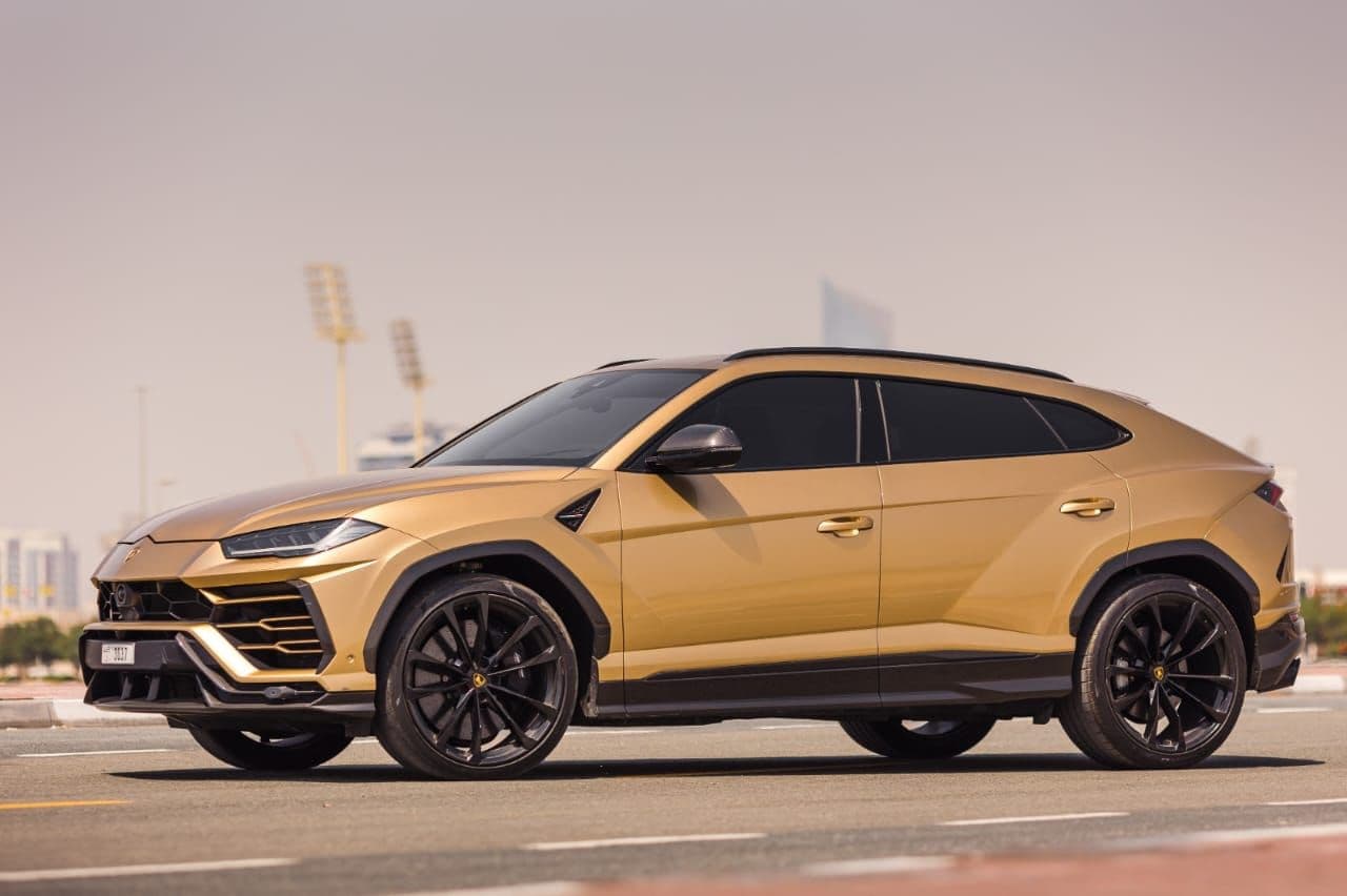 LAmborghini Urus 2023 rental Dubai