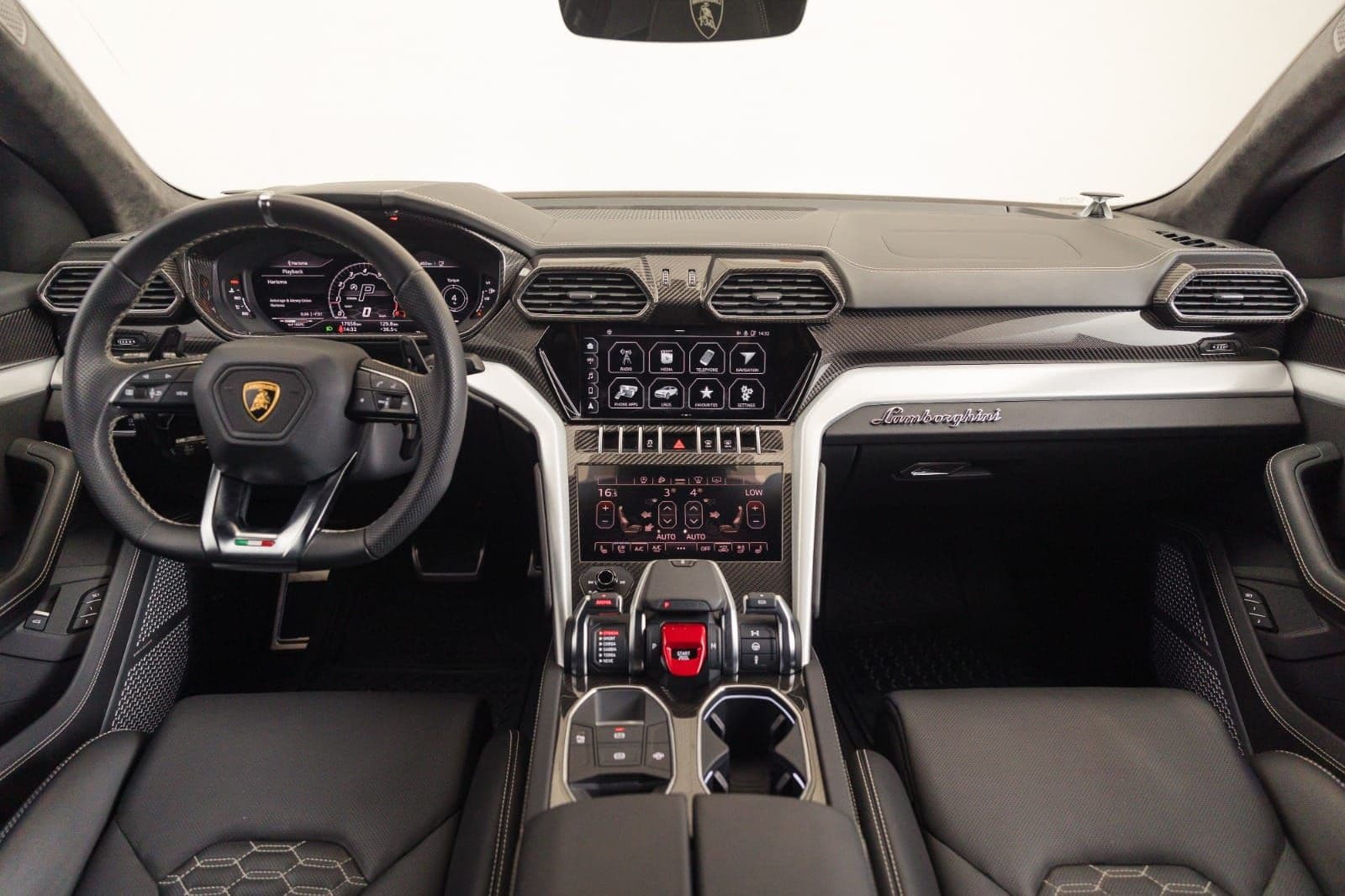 LAmborghini Urus 2023 rental Dubai