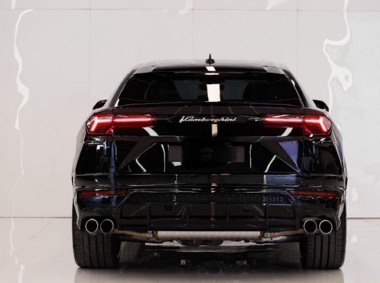 LAmborghini URUS 2025 rental Dubai