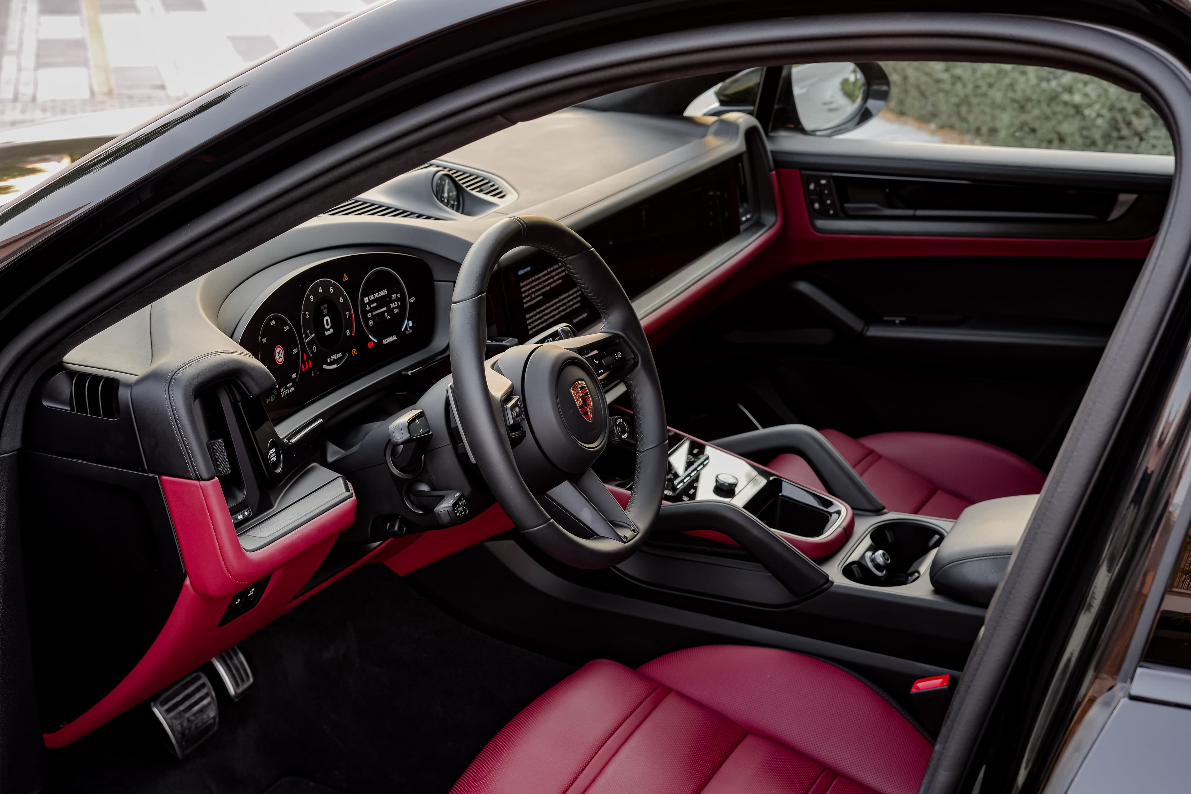 Porsche CAYENNE GTS 2025