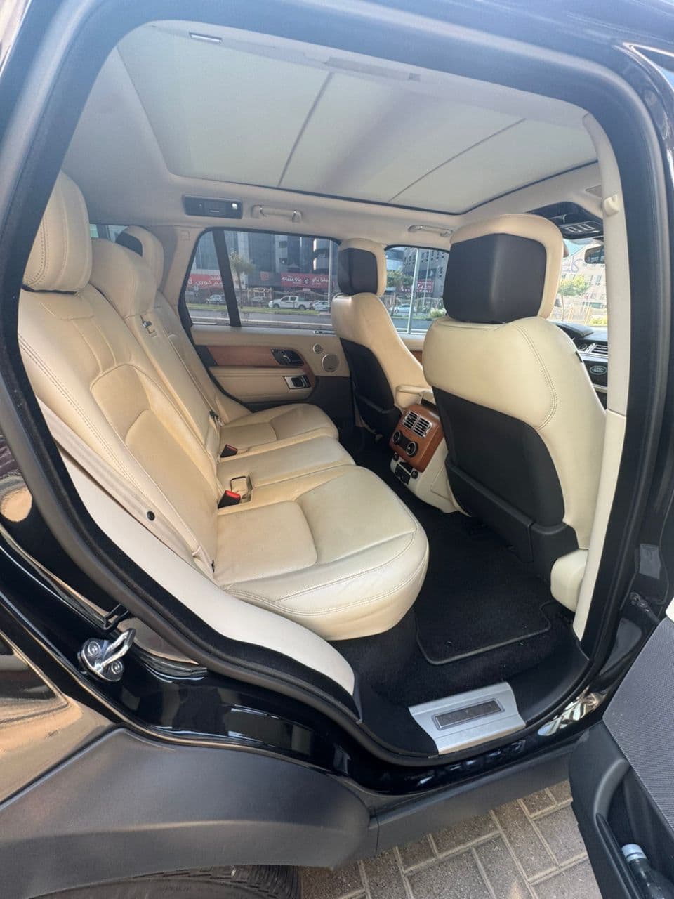 RAnge Rover Vogue  Model 2020 rental Dubai