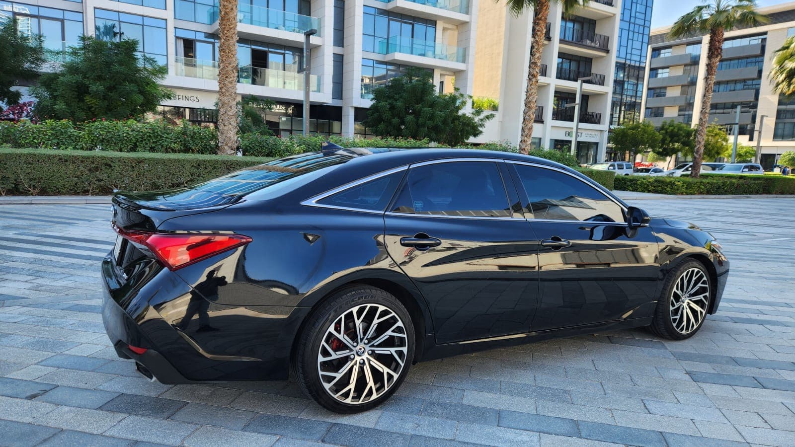 TOyota Avalon XLS Full Options 2025 rental Dubai