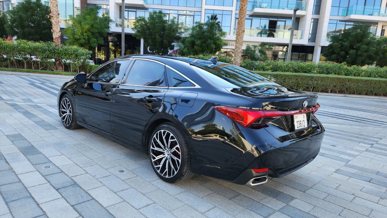 TOyota Avalon XLS Full Options 2025 rental Dubai